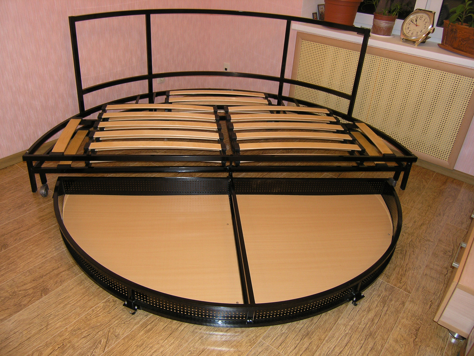 металлическая конструкция для кровати